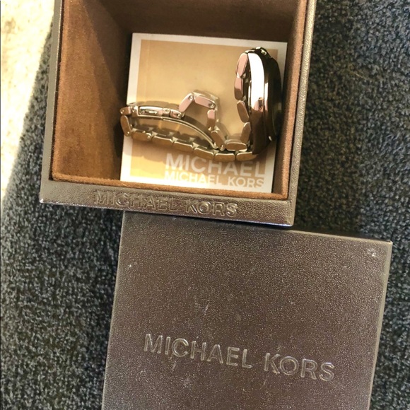 Michael Kors Watch - Picture 3 of 4